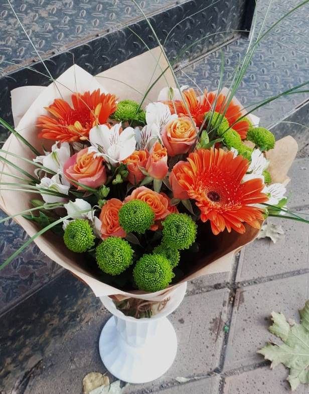 Букет цветов из: Герберы, Хризантемы, Альстромерии и Розы в Абакане