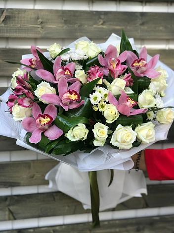 Букет цветов из: Розы и Хризантемы в Абакане
