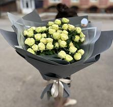 Букет Белые кустовые розы Солинеро в Абакане