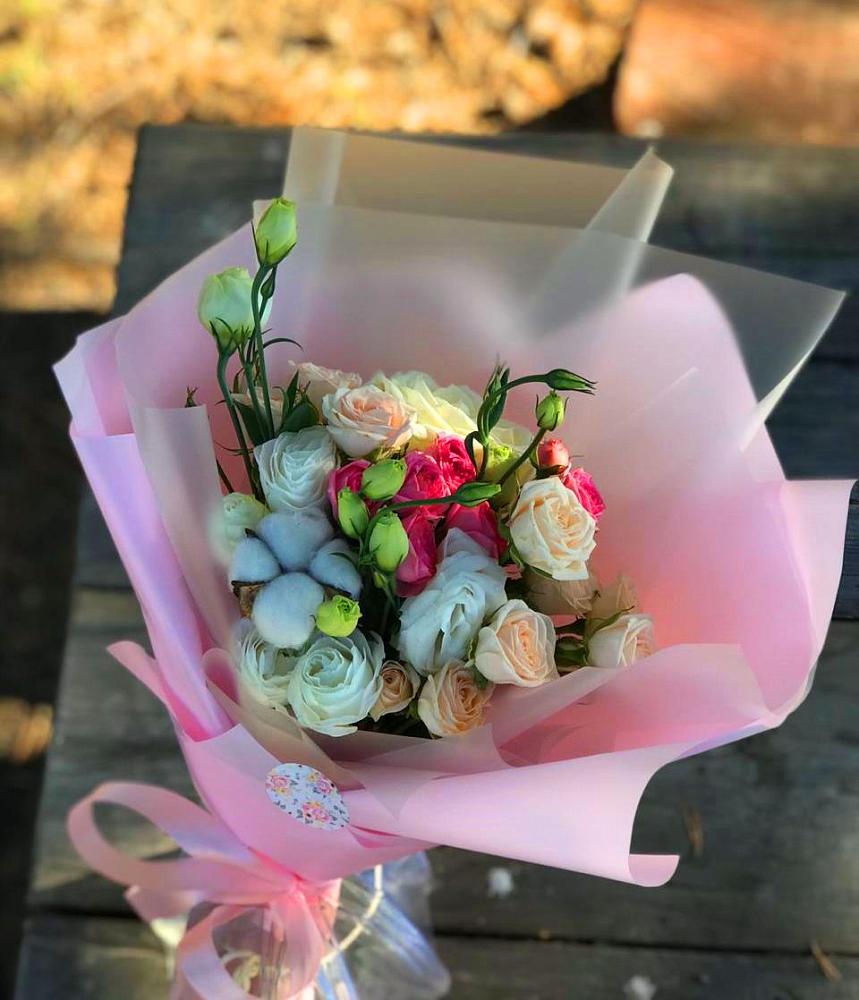 Букет цветов из: Розы и Лизиантусы в Абакане