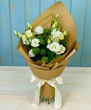 Букет цветов из:  Хризантемы и Лизиантусы в Абакане