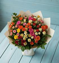 Букет Микс из разноцветных кустовых роз в Абакане